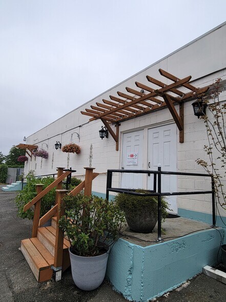 More Photos Of 114 N Lewis St, Monroe Freestanding For Lease