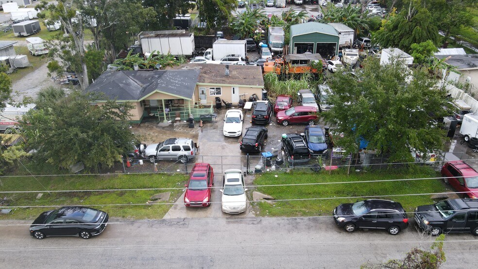 More Photos Of 655 Barry St, Orlando Auto Repair For Sale
