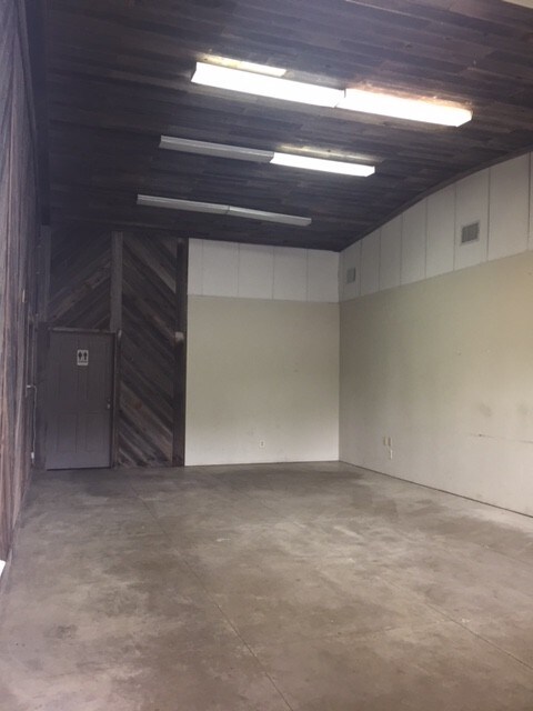 More Photos Of 9125 W Highway 71, Austin Freestanding For Lease