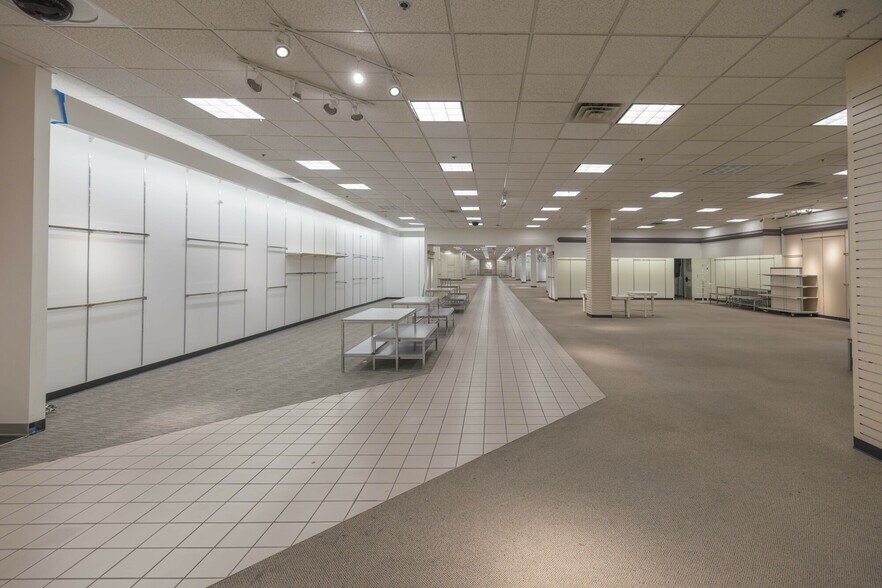 More Photos Of 7 S Tunnel Rd, Asheville Department Store For Sale