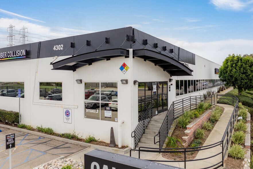 More Photos Of 4302-4310 W 190th St, Torrance Manufacturing For Lease