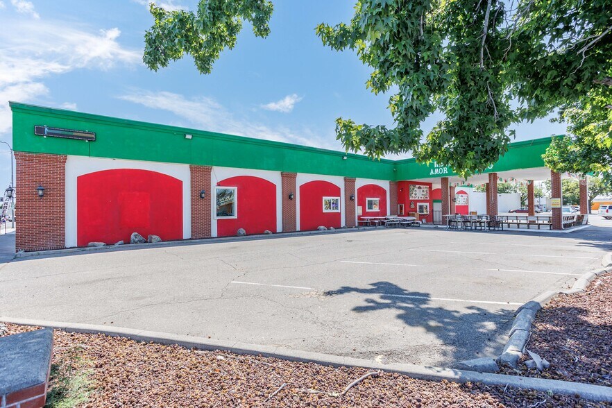 More Photos Of 528 W Clark St, Pasco Restaurant For Sale