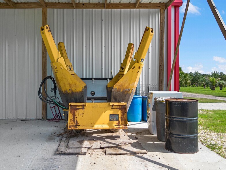 More Photos Of 44235a Interstate 10, Winnie Land For Sale