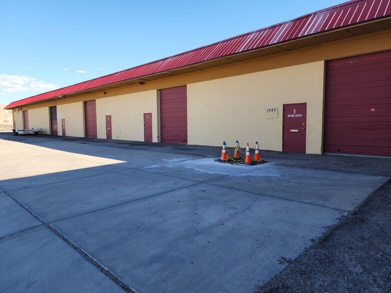 More Photos Of 1642 North Oatman Rd, Bullhead City Industrial For Lease