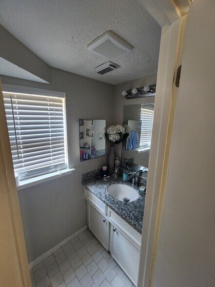 More Photos Of 517 5th St, Humble Apartments For Sale