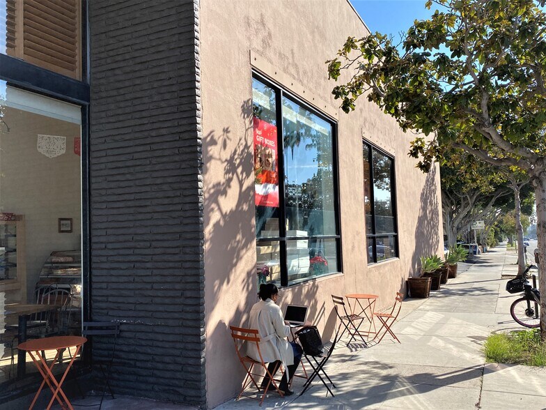 More Photos Of 1304-1306 Wilshire Blvd, Santa Monica Storefront For Lease