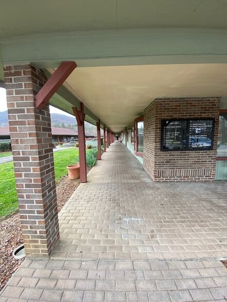 More Photos Of 2700 S Roan St, Johnson City Office For Sale