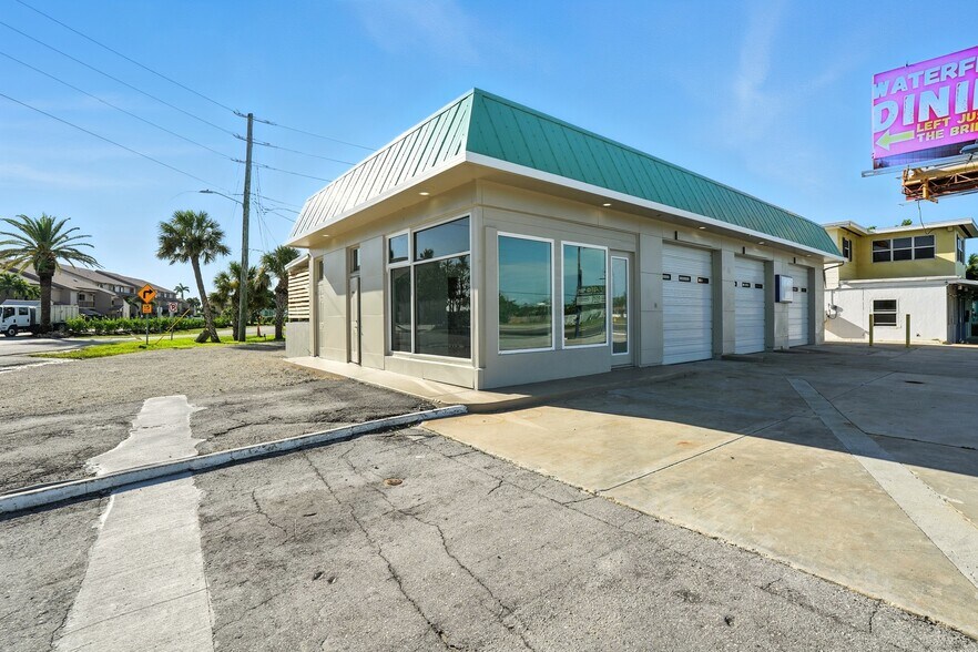 More Photos Of 19003 San Carlos Blvd, Fort Myers Service Station For Sale