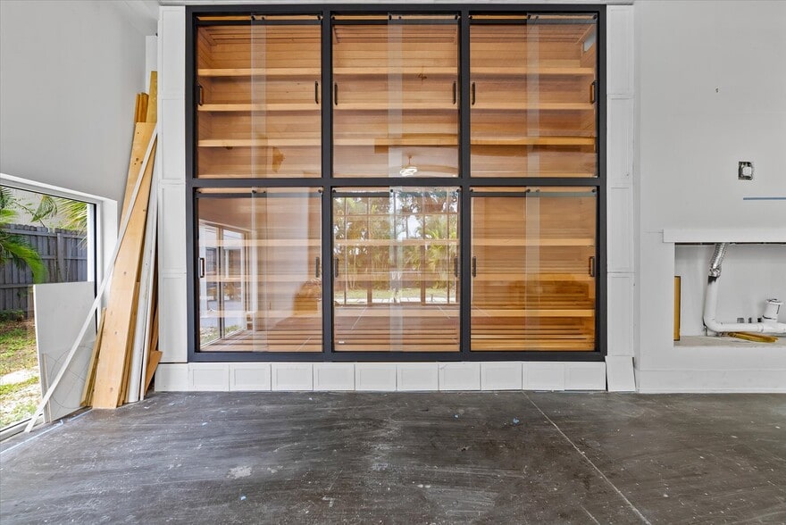 More Photos Of 1517 E 5th Ave, Tampa Office For Sale