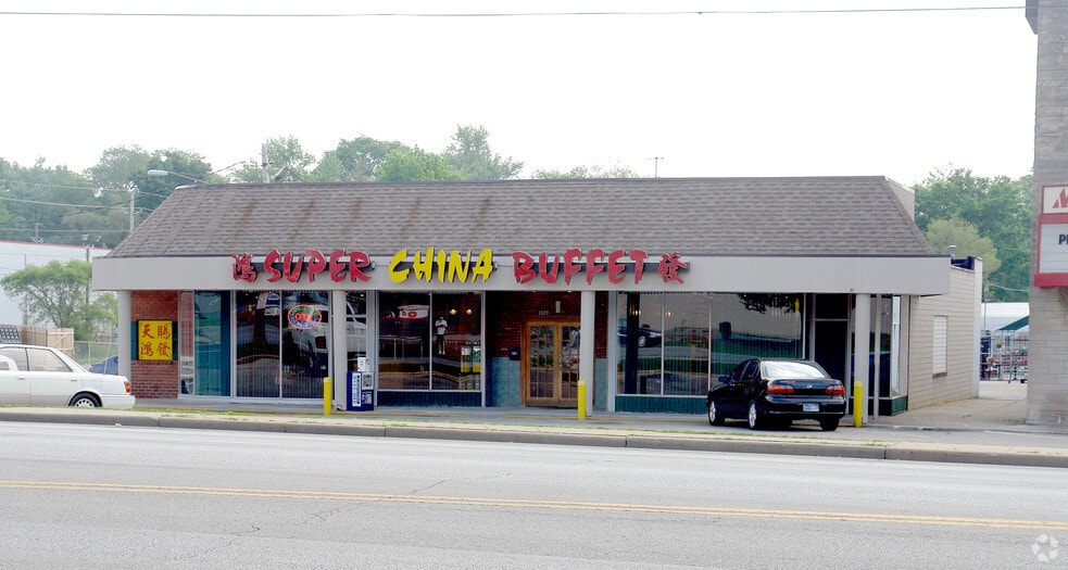 Primary Photo Of , Indianapolis General Retail For Sale