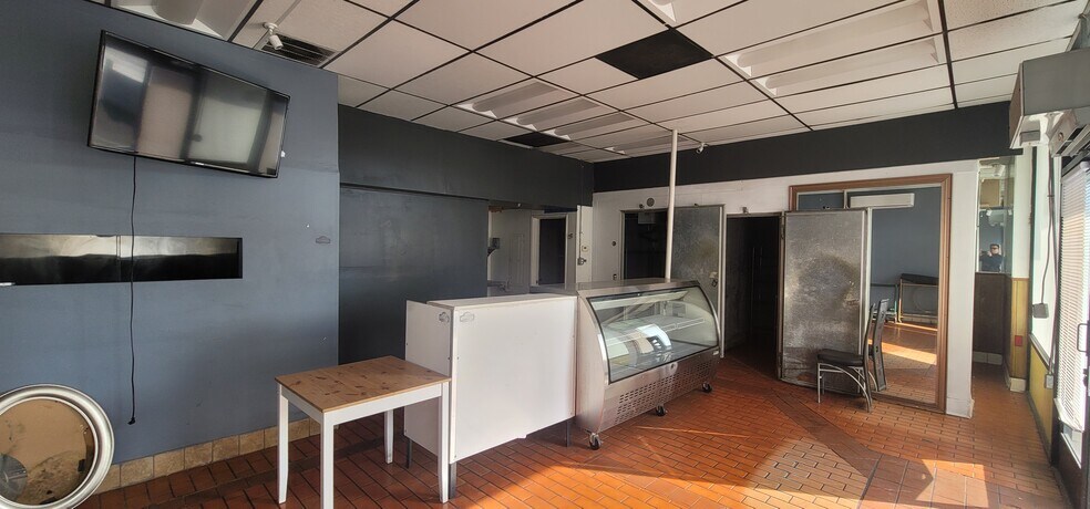 More Photos Of 355-365 S Western Ave, Los Angeles Unknown For Lease
