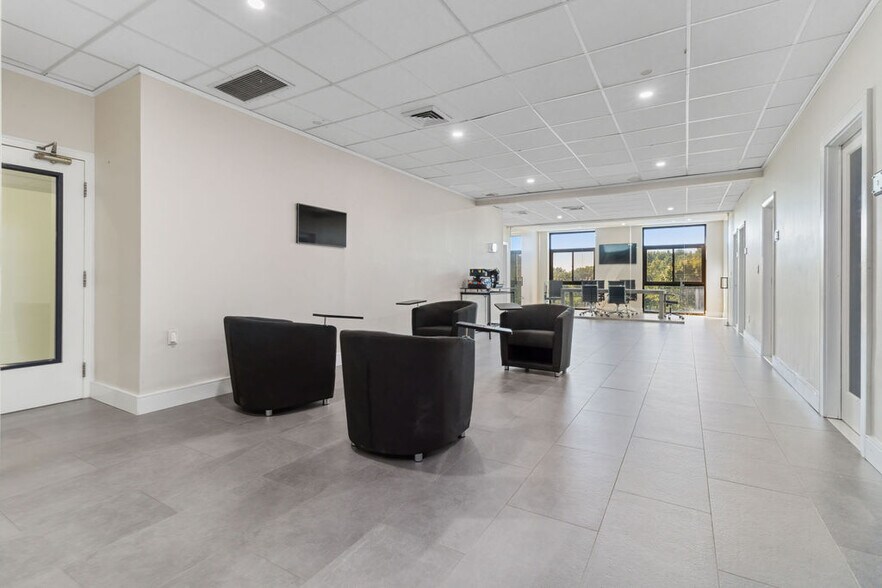 More Photos Of 345 Boylston St, Newton Office For Lease