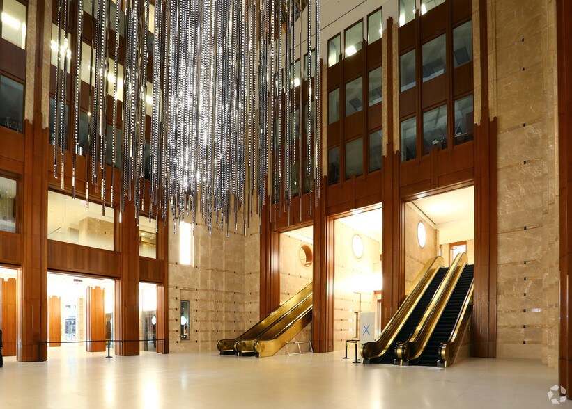 More Photos Of 227 W Monroe St, Chicago Office For Lease