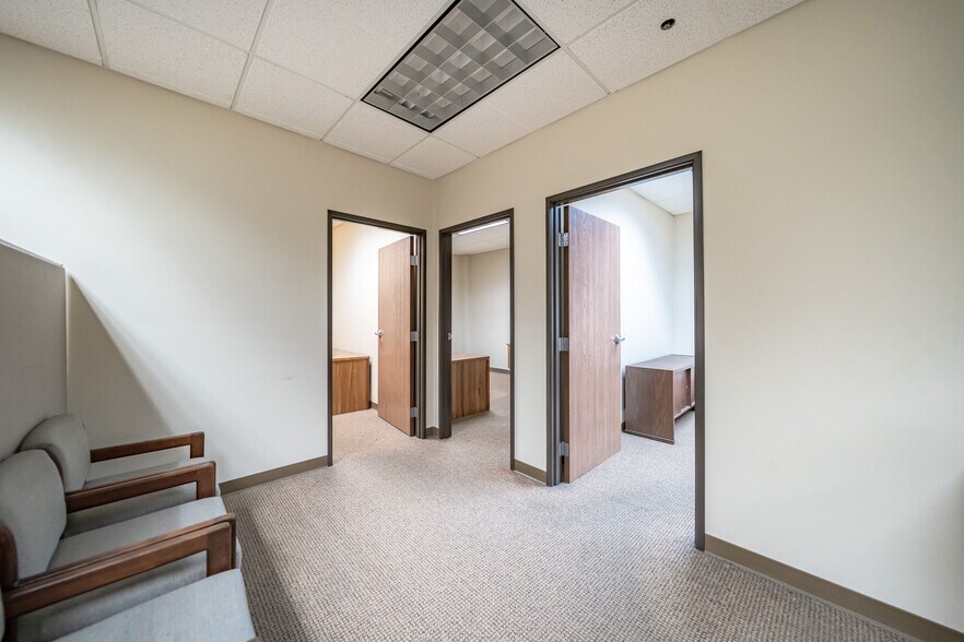 More Photos Of 9935-9959 Muirlands Blvd, Irvine Showroom For Sale