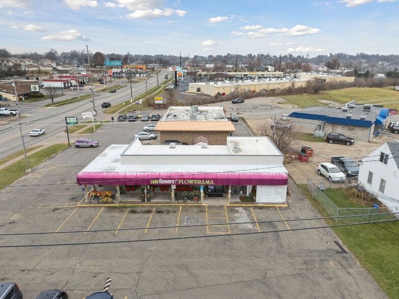 Primary Photo Of 3326 Johnson Ave NW, Cedar Rapids Freestanding For Sale