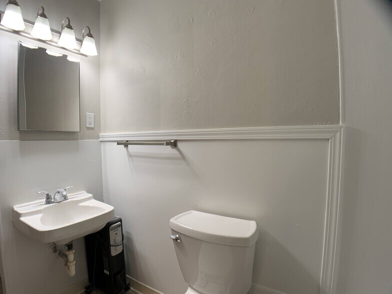 More Photos Of 1109 N Scott Ave, Belton Apartments For Sale