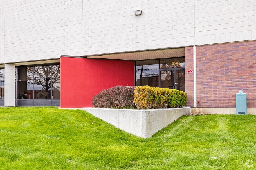 More Photos Of 114-120 Northfield Ave, Edison Warehouse For Lease