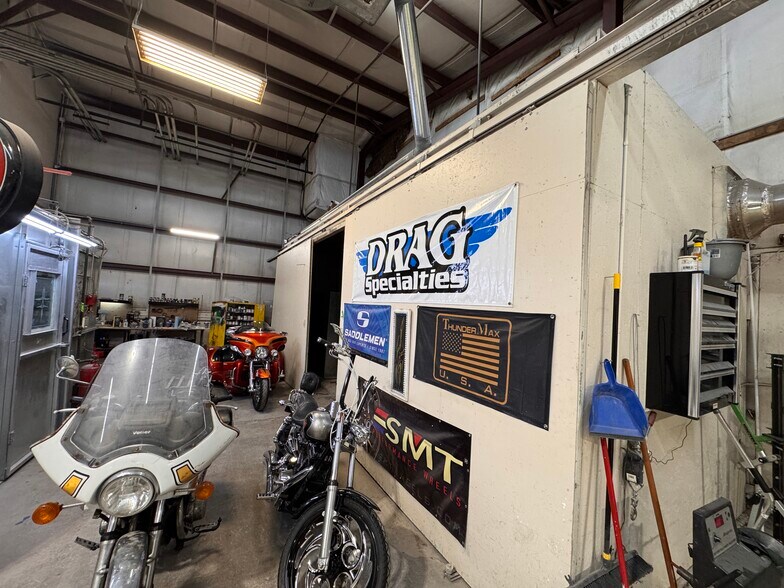 More Photos Of 8017 S 1st St, Wellington Medical For Sale