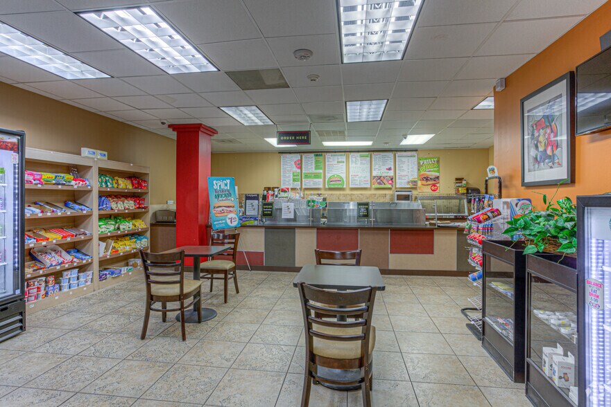 More Photos Of 8313 Southwest Fwy, Houston Unknown For Lease