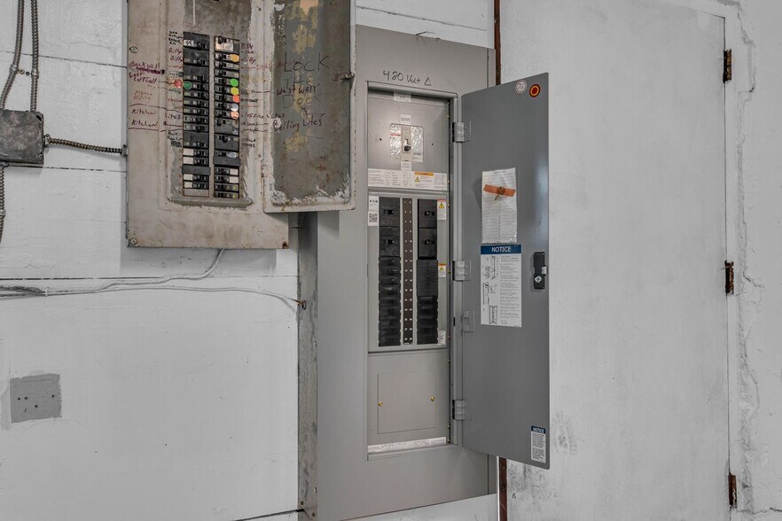 More Photos Of 2419 E Michigan Ave, Jackson Warehouse For Sale