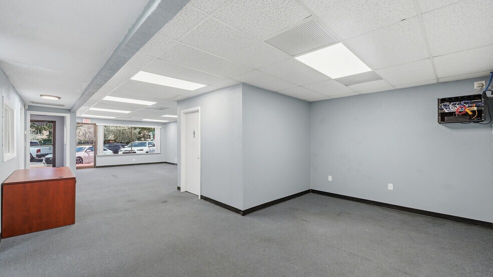 More Photos Of 10910-10920 Wiles Rd, Coral Springs Warehouse For Lease