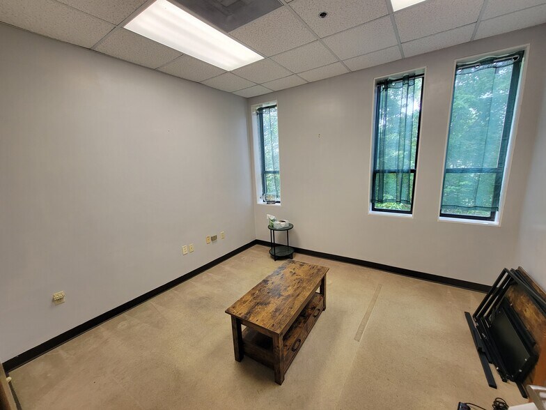 More Photos Of 121 Brick Kiln Rd, Chelmsford Office For Sale