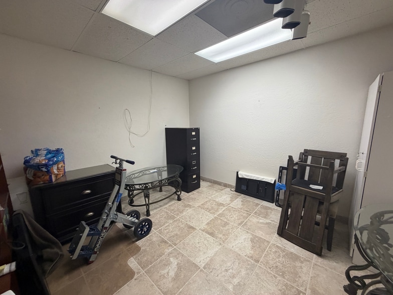 More Photos Of 7745 E Redfield Rd, Scottsdale Warehouse For Sale