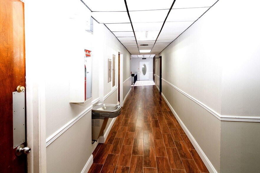More Photos Of 5623 US Hwy 19, New Port Richey Office For Sale