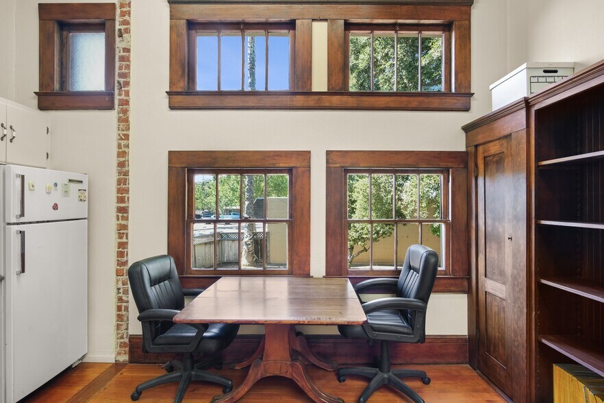 More Photos Of 355 W Las Palmas Ave, Patterson Office Residential For Sale