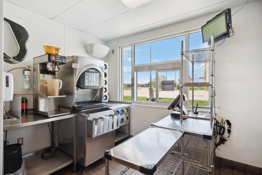 More Photos Of 3011 W Washington St, Stephenville Fast Food For Lease