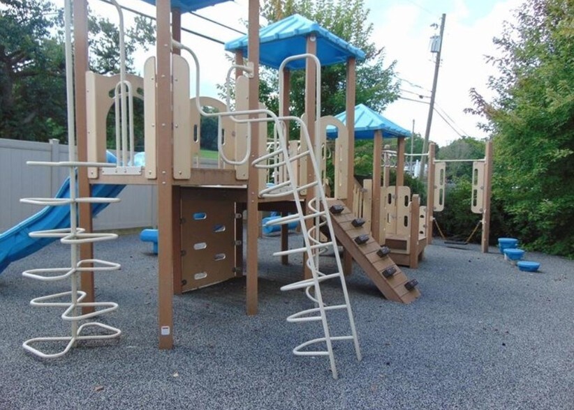 More Photos Of 323 Breakneck Rd, Connellsville Office For Sale