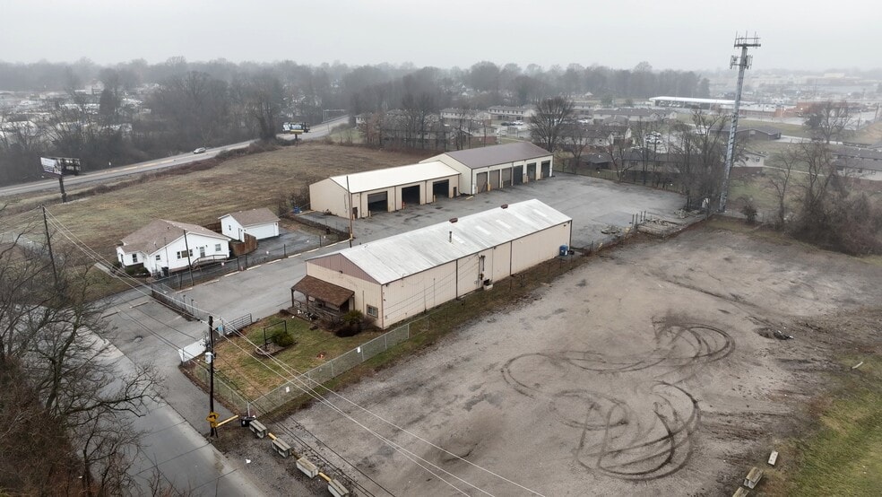 Primary Photo Of 916 Tonsor Rd, Alton Warehouse For Sale