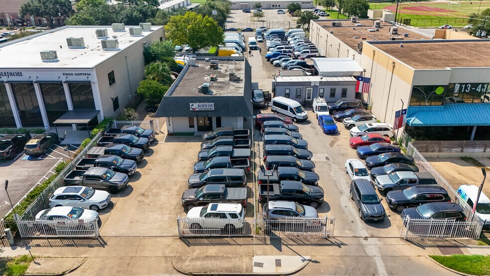 More Photos Of 6375 Richmond Ave, Houston Auto Dealership For Lease