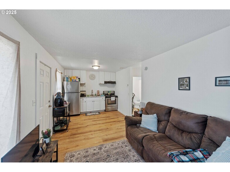 More Photos Of 1900 Monroe St, North Bend Apartments For Sale
