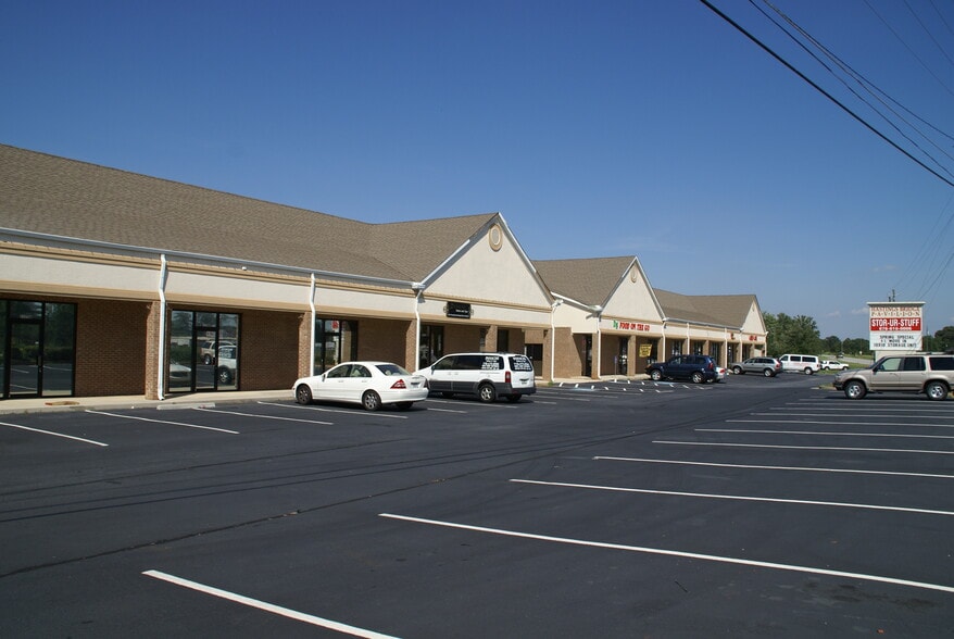 More Photos Of 11754 Hastings Bridge Rd, Lovejoy Unknown For Lease