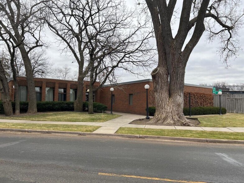 More Photos Of 2600 Wayzata Blvd, Minneapolis Office For Sale