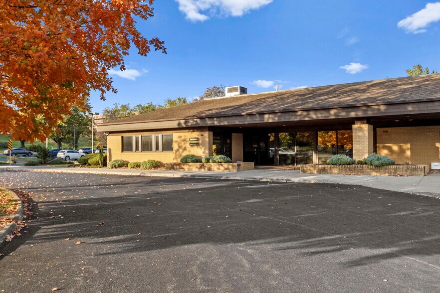 More Photos Of 1730 Amherst St, Winchester Medical For Sale