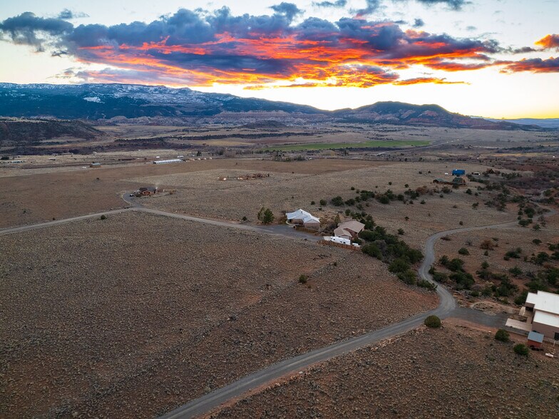 More Photos Of 397 N Wendy St, Torrey Specialty For Sale