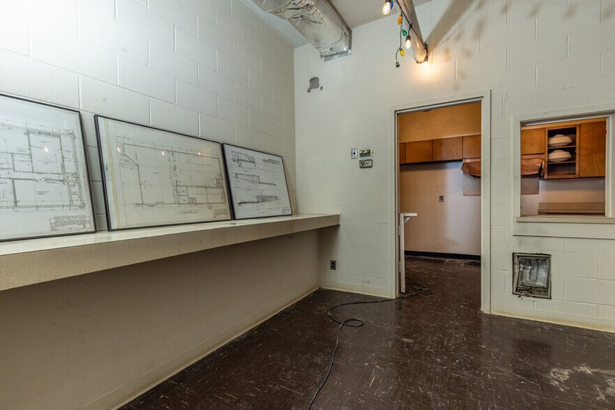 More Photos Of 8871 Griffith Rd, Nashville Warehouse For Sale