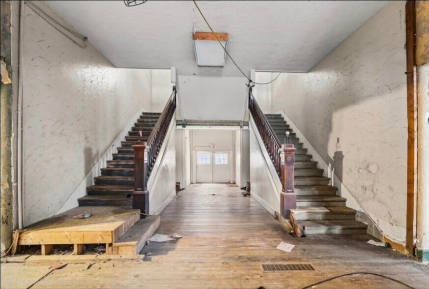 More Photos Of 85 N Main St, Walton Apartments For Sale