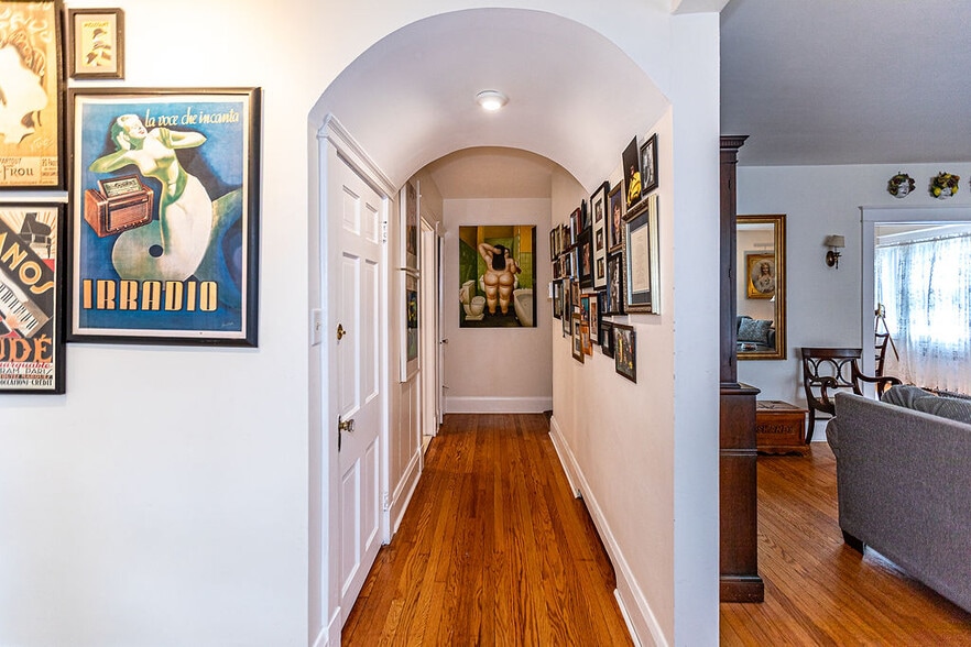 More Photos Of 404 Allegheny Ave, Towson Office For Sale