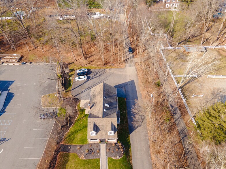 More Photos Of 593 Ramapo Valley Rd, Oakland Medical For Lease
