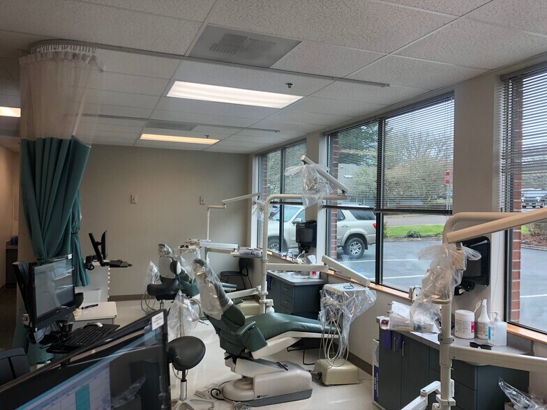 More Photos Of 2420 NW Professional Dr, Corvallis Medical For Lease