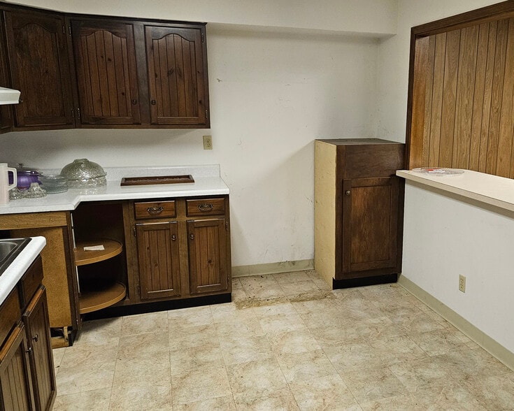 More Photos Of 689 County Road 3, Chesapeake Specialty For Sale