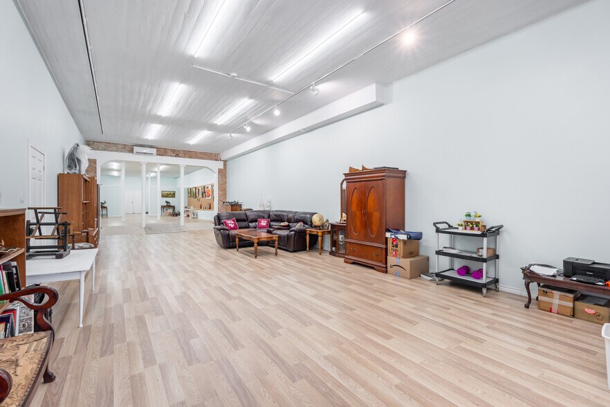 More Photos Of 7 Main St W, Ridgetown Storefront Retail Residential For Sale