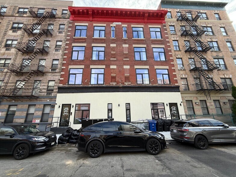 Primary Photo Of 310 W 144th St, New York Parking Garage For Lease