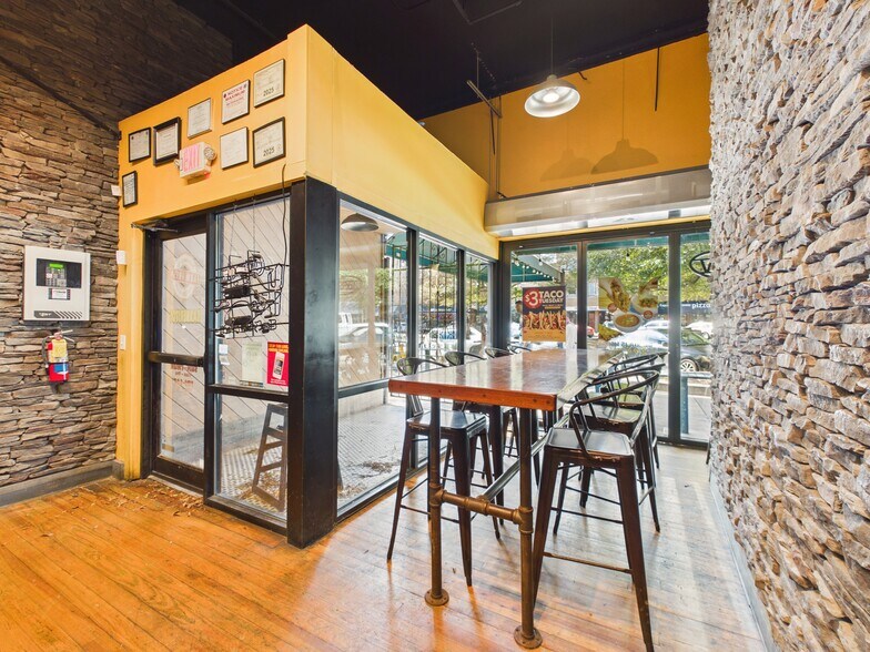More Photos Of 1012 Broadway, Columbus Storefront Retail Residential For Lease