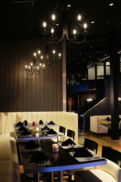 More Photos Of 419 Main St, Cedar Falls Storefront For Lease