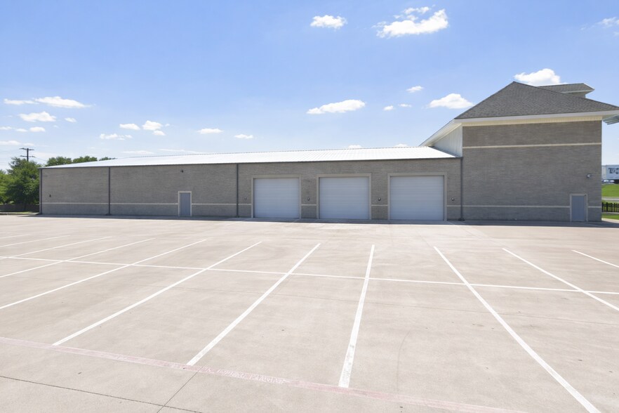 More Photos Of 760 Jim Wright Fwy, Fort Worth Industrial For Sale