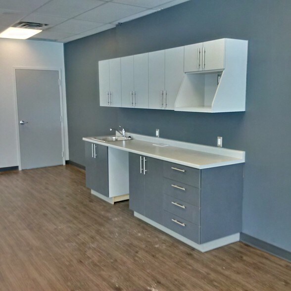 More Photos Of 487 Riverbend Dr, Kitchener Office For Lease